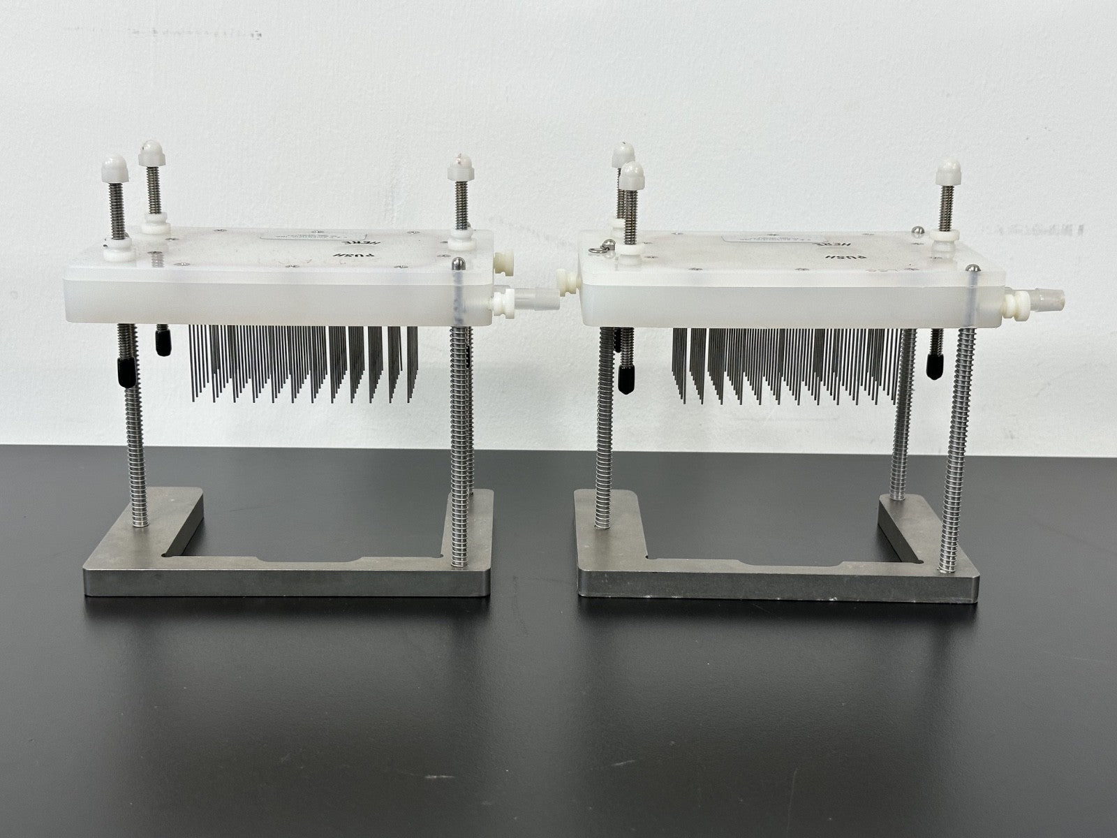 V&P Scientific Laboratory Pin Tool Microplate Replicator Transfer Array Fixture0