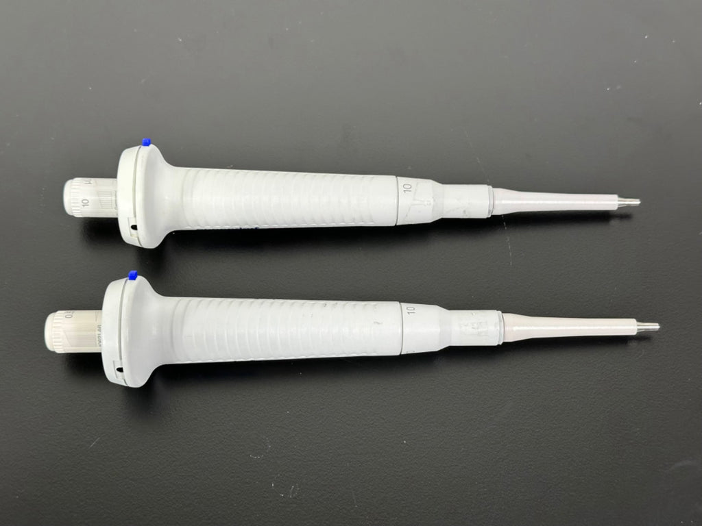 Lot of 2 Eppendorf Reference Adjustable Pipettes 0.5 10uL Germany0