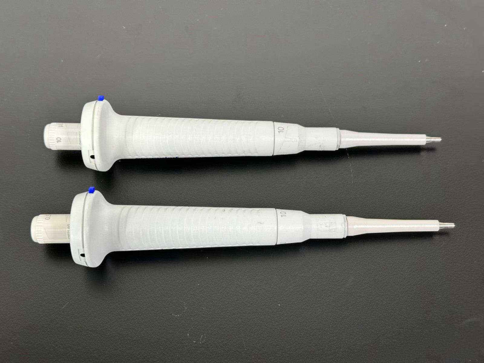 Lot of 2 Eppendorf Reference Adjustable Pipettes 0.5 10uL Germany0