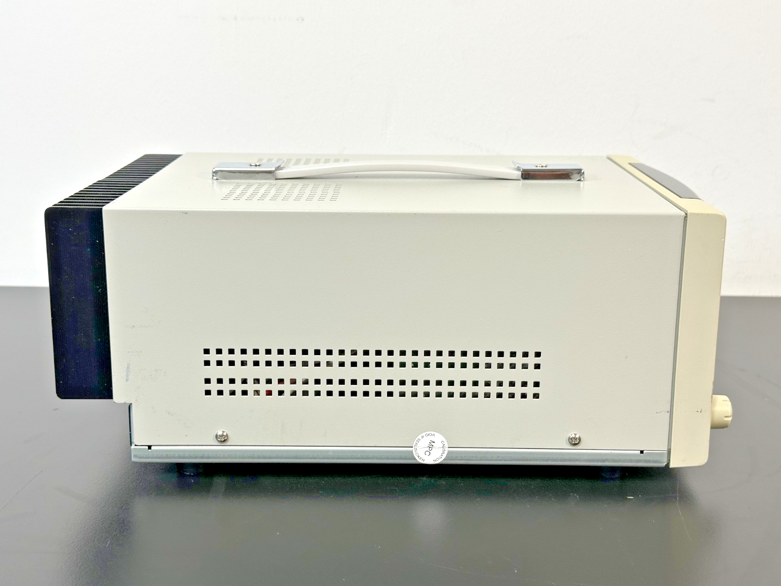 Topward 3306D 30V 6A Adjustable DC Power Supply  Working2