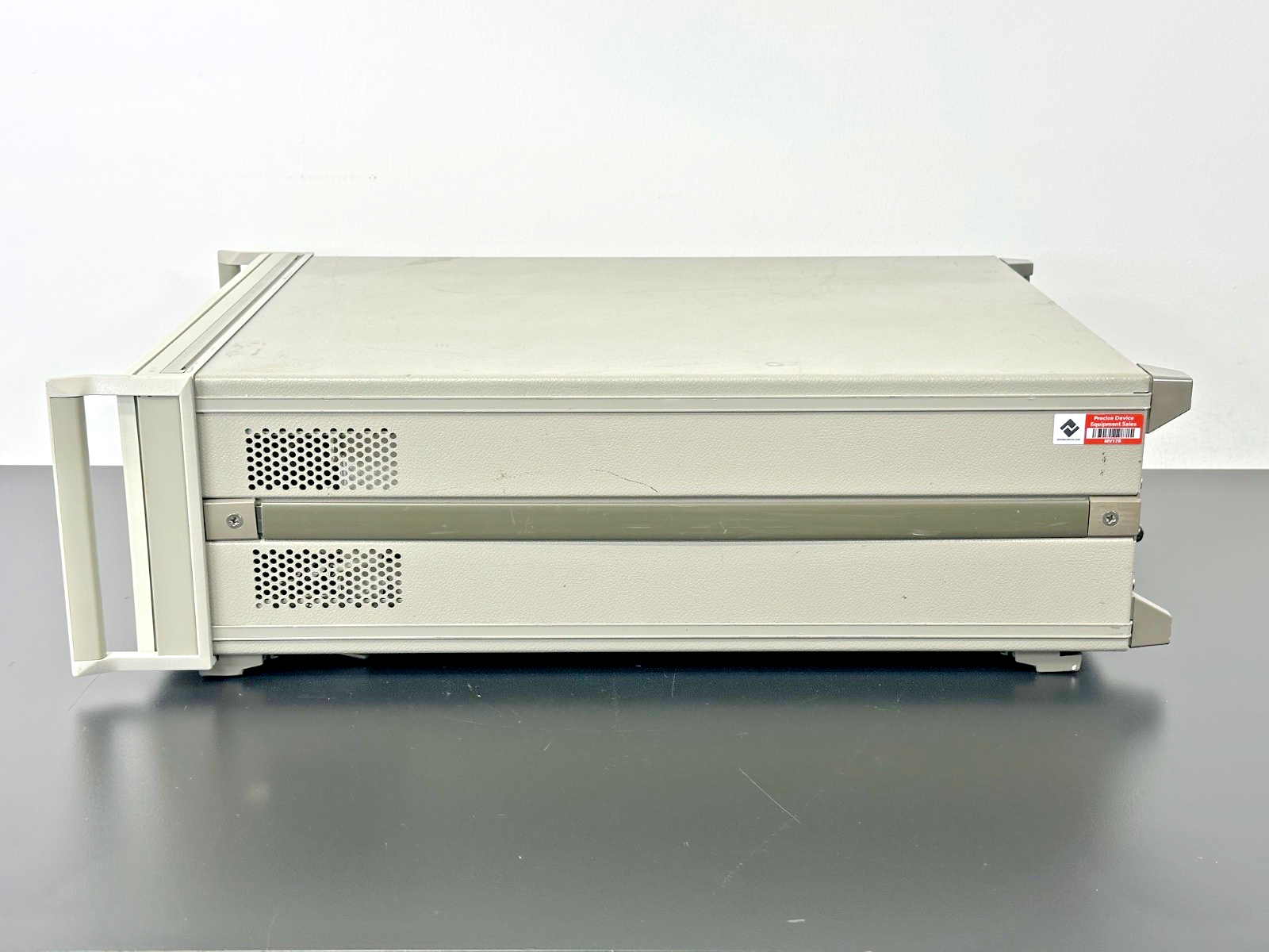 HP 5371A Frequency & Time Interval Analyzer Option 060 Powers On Working5