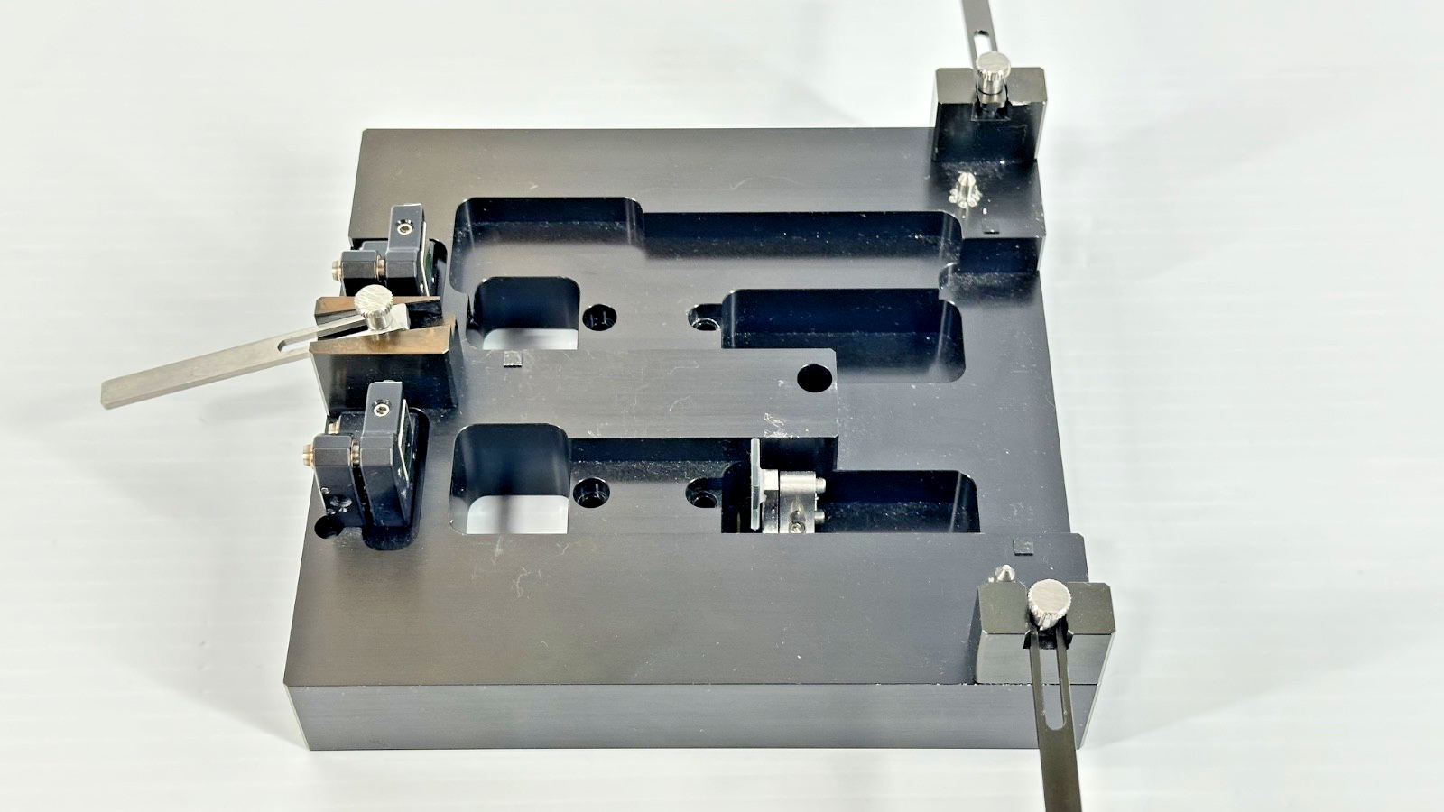 Optical Alignment Test Fixture w/ Dual Adjustable Thorlabs Silver Mirrors1