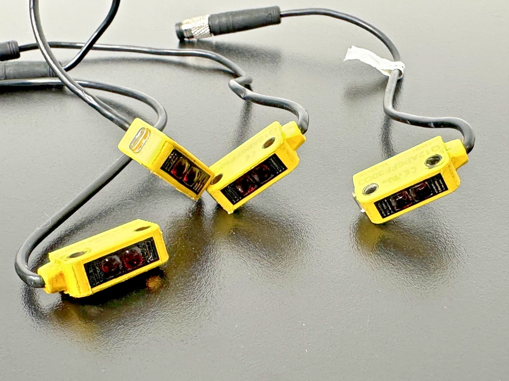 Lot of 4 Banner Engineering Q12AP6FF30Q3 Photoelectric Sensors Used Untested3