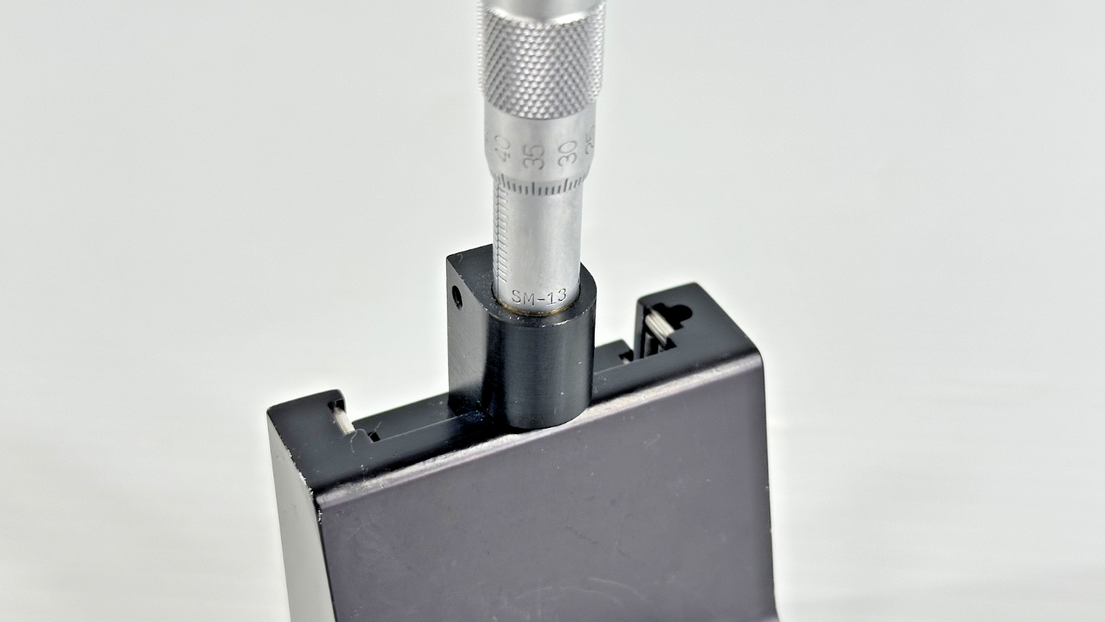 Newport M 460A Series Linear Translation Stage w/ SM 13 Micrometer5