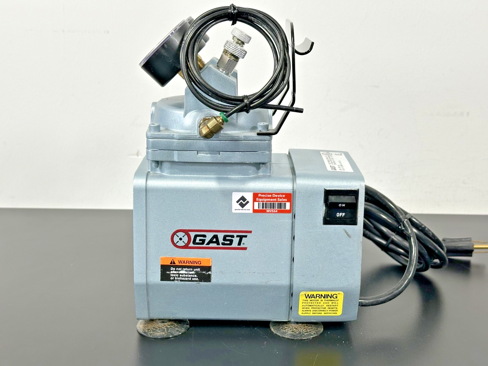 GAST DOA P704 AA Oil Less Compressor Vacuum Pump 115V with Dual Gauges Working3