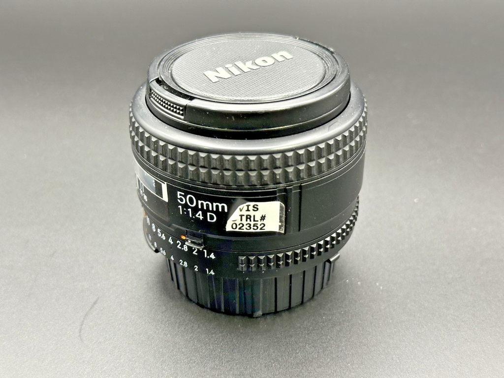 Nikon AF NIKKOR 50mm f/1.4D Prime Camera Lens Nikon F Mount w/ Caps1