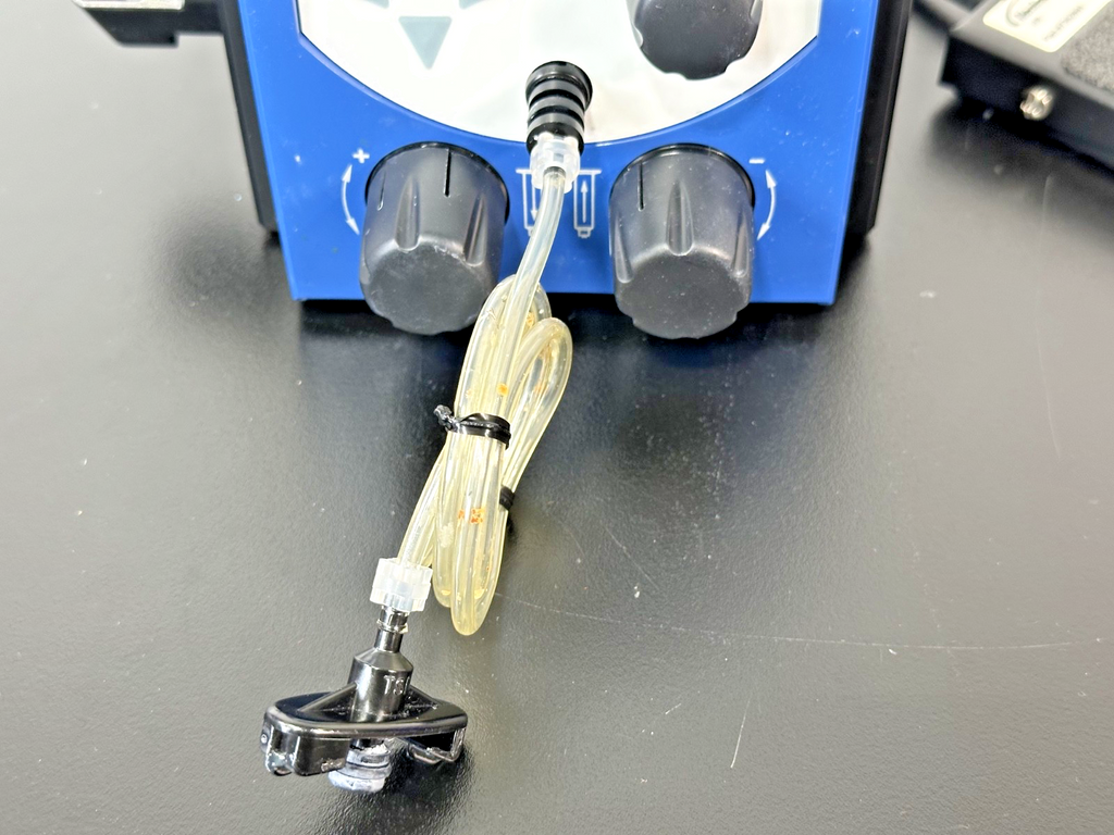 Nordson EFD Ultimus I Fluid Dispenser with Foot Pedal & Accessories Working6